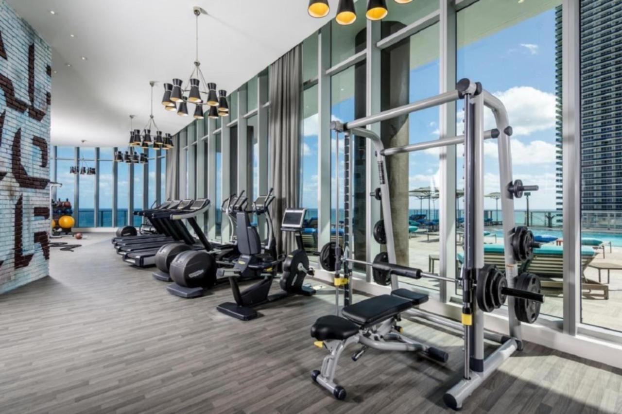 Contemporary Beach Resort Condos Dania Beach Exterior foto