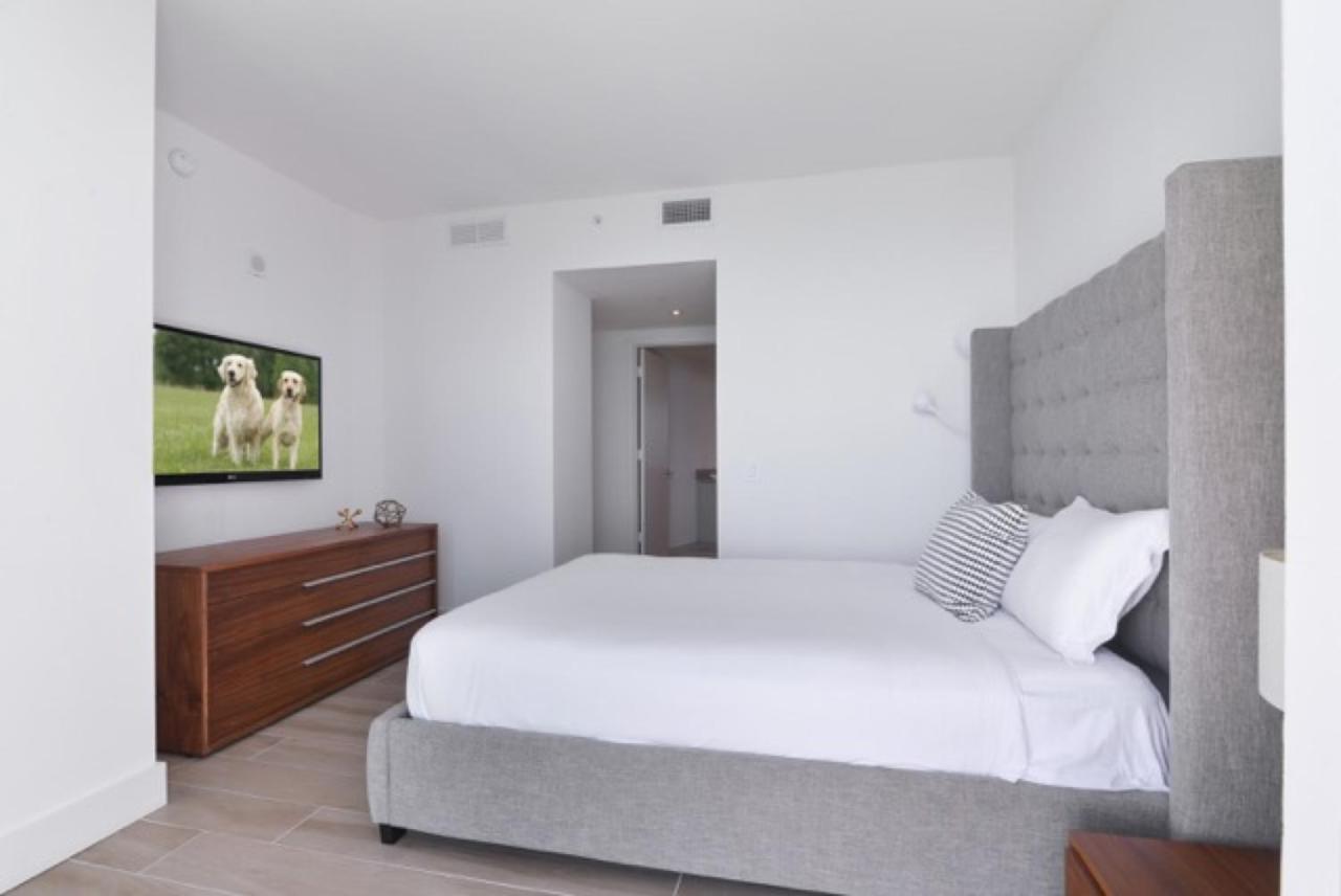 Contemporary Beach Resort Condos Dania Beach Exterior foto
