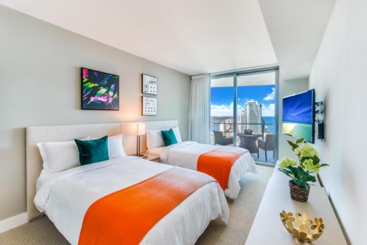 Contemporary Beach Resort Condos Dania Beach Exterior foto