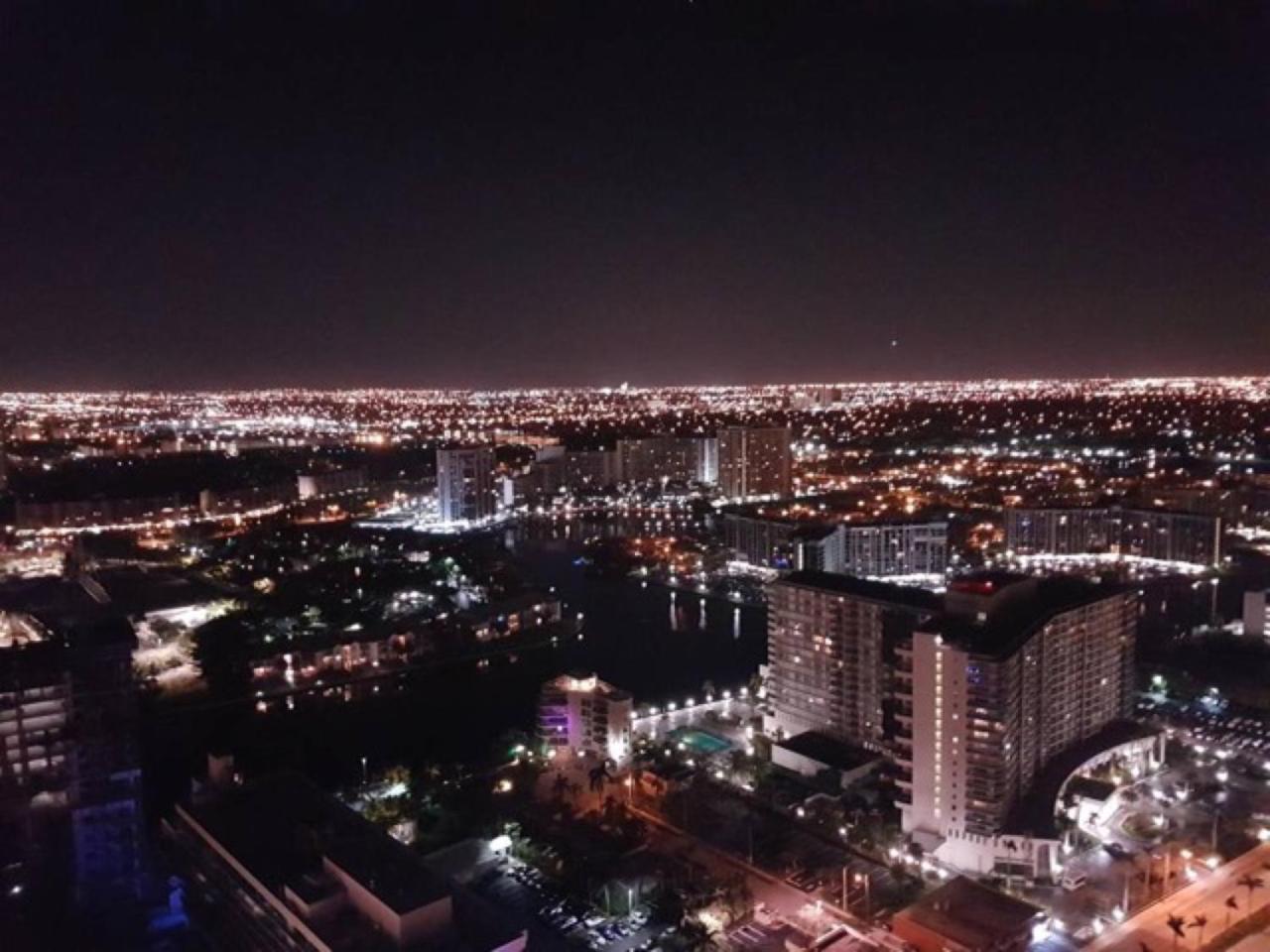 Contemporary Beach Resort Condos Dania Beach Exterior foto