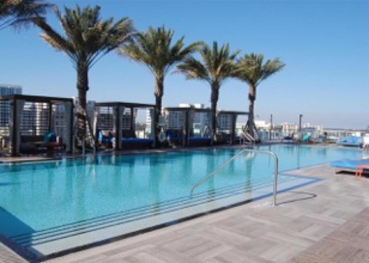 Contemporary Beach Resort Condos Dania Beach Exterior foto